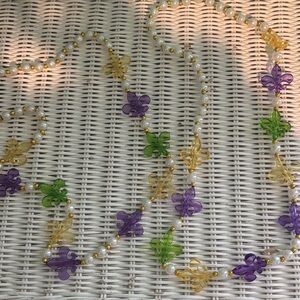 Fleur de Lis and Pearl Mardi Gras Bead Holiday Necklace Set